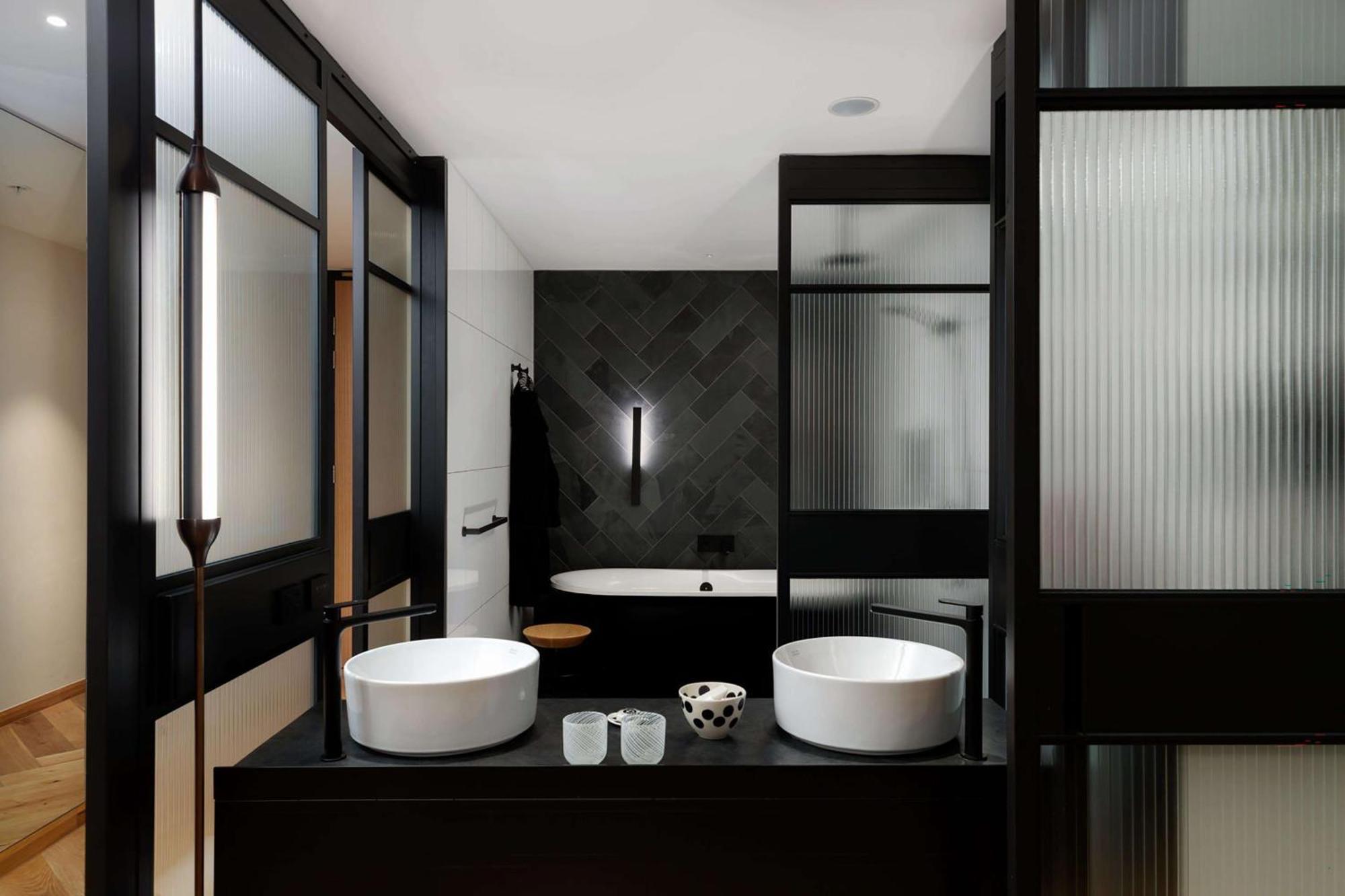 QT Melbourne Hotel Buitenkant foto Bathroom
