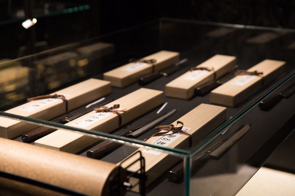 QT Melbourne Hotel Buitenkant foto A display of chocolate bars at a shop in Paris